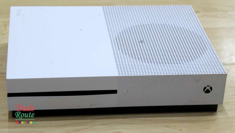 XBOX One S Console (WHITE) Model 1681 [ Salvage Stock for Spares/Repairs ]