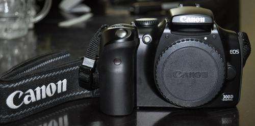 Canon EOS 300D Digital SLR camera (BLACK) - BODY ONLY