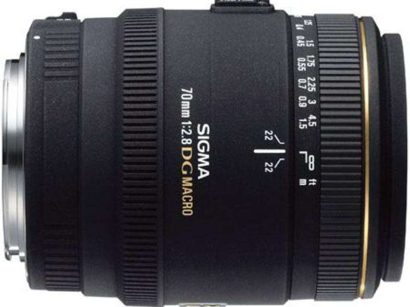 Sigma 70mm F/2.8 EX DG Macro Lens for Nikon Digital SLR Cameras