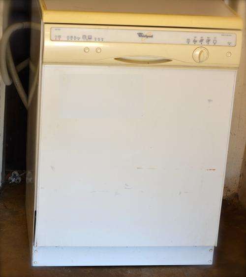 WHIRLPOOL ADP 952 DISHWASHER - COLLECTION ONLY - NO EXCEPTIONS
