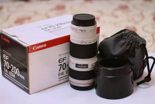 Canon EF 70-200mm f/4L L ULTRASONIC USM lens for Canon DSLR Cameras + Canon Hood ET-74  Mint
