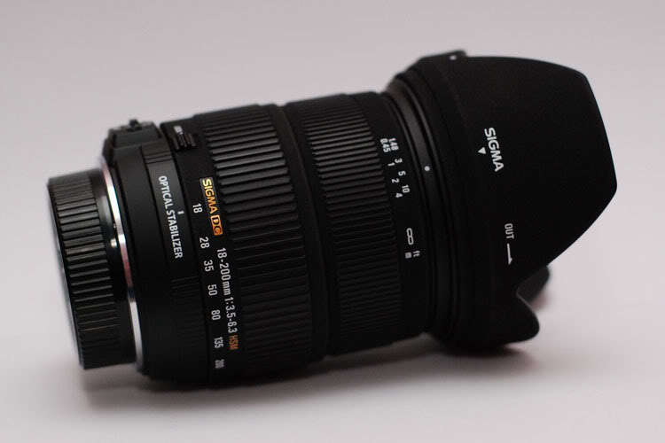 SIGMA 18-200mm F3.5-6.3 DC OS HSM for NIKON DSLR Cameras - OPTICAL STABILIZER