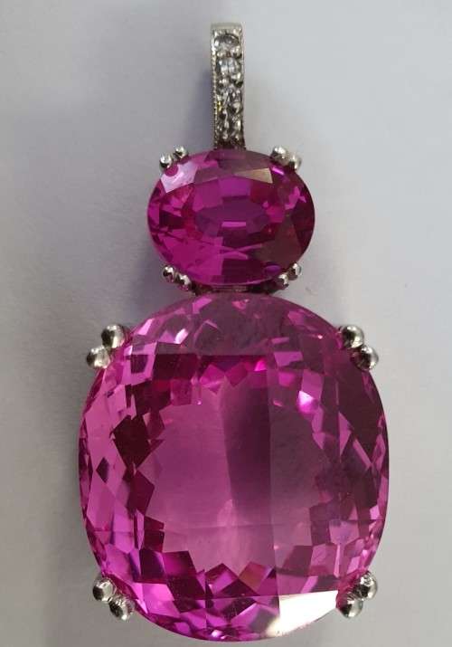 Pink 51ct Topaz Pendant with 3,84 Pink Safire, Set in 14ct White Gold