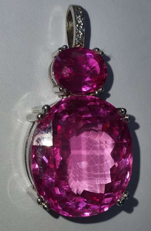 Pink 51ct Topaz Pendant with 3,84 Pink Safire, Set in 14ct White Gold