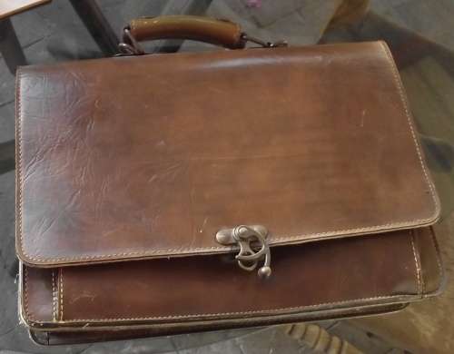 LEATHER BRIEFCASE