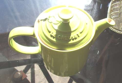 LE CREUSET GREEN TEA POT