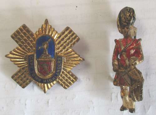Two Cape Town Highlanders badges