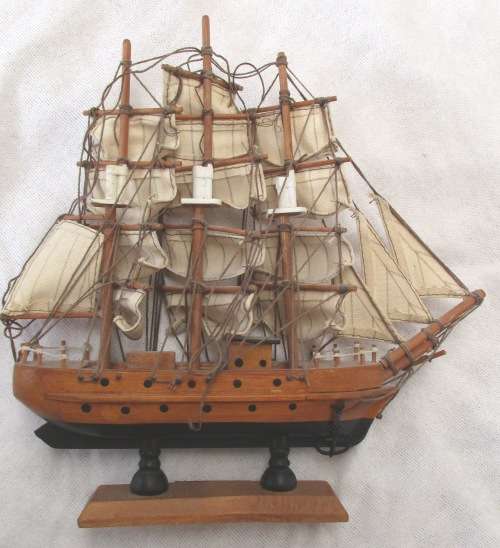 WOOD MODEL OF THE MAYFLOWER
