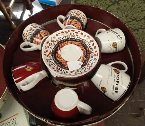 SET OF 6 EXPRESSO CUPS AND SAUCERS IN A LOVELY BOX