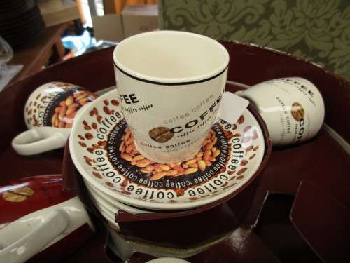 SET OF 6 EXPRESSO CUPS AND SAUCERS IN A LOVELY BOX