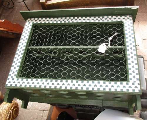WOOD GREEN EGG HOLDER