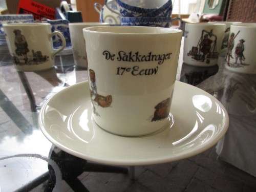 MITTERTEICH PORZELLAN 6 DEMI TASSE COFFEE CUPS AND SAUCERS