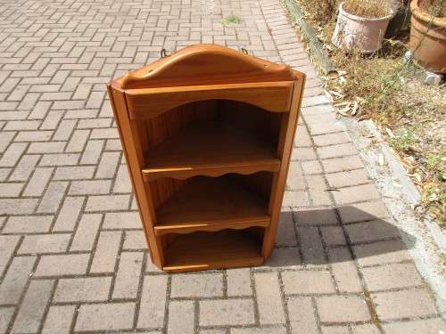OLD PINE HANGING DISPLAY UNIT