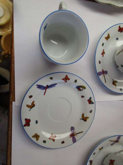 WIESENTHAL PORCELAIN CUPS AND SAUCERS  SET OF 6 PATTERN DECOR BUTTERFLY