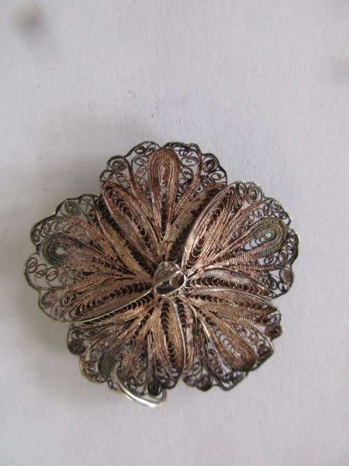 LOVELY ! SILVER FILIGREE FLOWER PENDANT