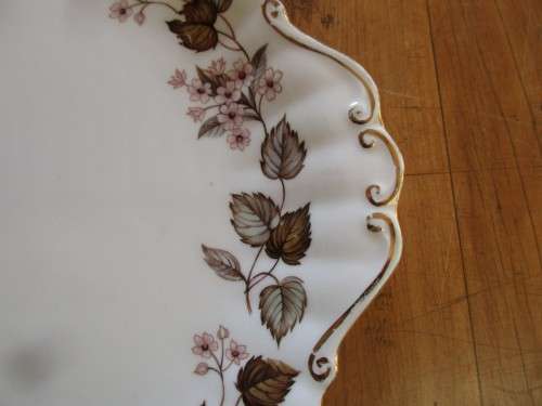 ROYAL ALBERT  LINDEN LEA CAKE PLATE