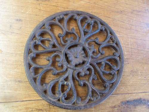 VINTAGE CAST IRON TRIVET