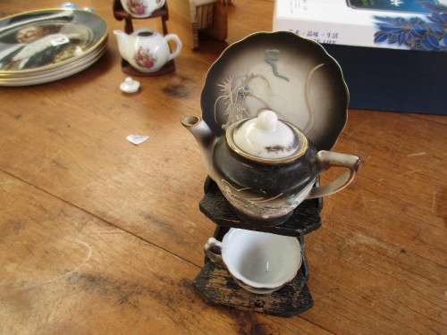 BEAUTIFUL MINIATURE DISPLAY DRAGON CUP SAUCER TEAPOT  ON STAND