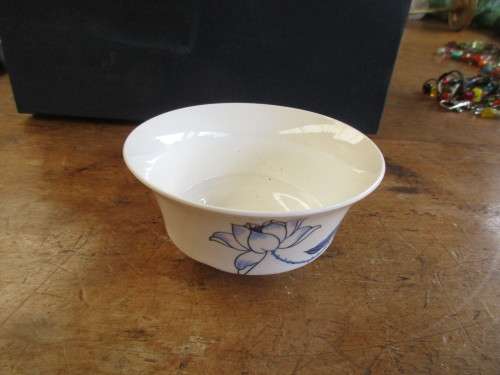 BEAUTIFUL SAKE SET NEW IN ORIGINAL BOX