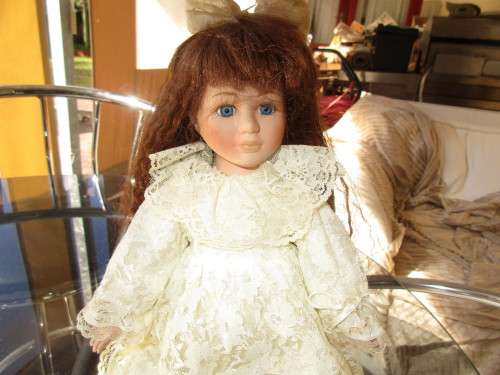 BEAUTIFUL BISQUE PORCELAIN DOLL