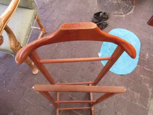 LOVELY WOOD  CLOTHES HORSE ON WHEELS