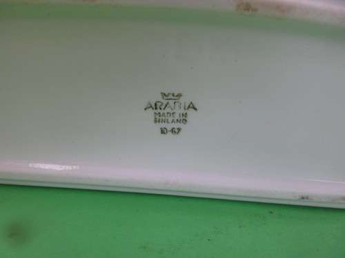 ARABIA OF FINLAND CERAMIC AND WOOD HOLDER