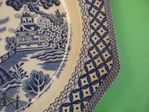 J&G MEAKIN WILLOW BLUE AND WHITE PLATE