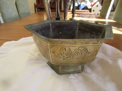 CHINESE BRONZE  DRAGON DESIGN HEXAGONAL BOWL WITH  EMPEROR REIGN MARKS