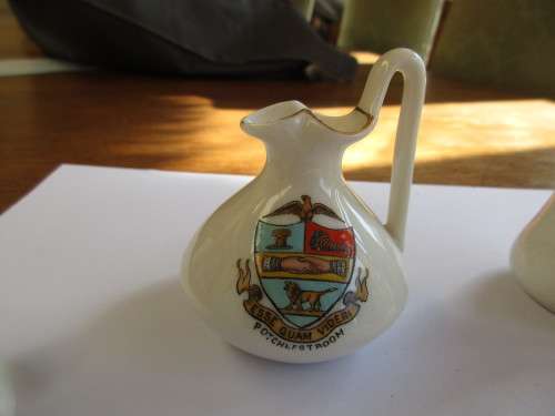 COLLECTION 4  MINIATURE  CHINA URNS AND A JUG