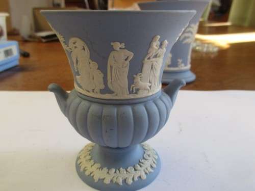 THREE WEDGWOOD ITEMS  A SMALL VASE, AN AMPHORA SHAPE VASE AND A BASALT NUT DISH