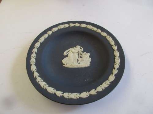 THREE WEDGWOOD ITEMS  A SMALL VASE, AN AMPHORA SHAPE VASE AND A BASALT NUT DISH