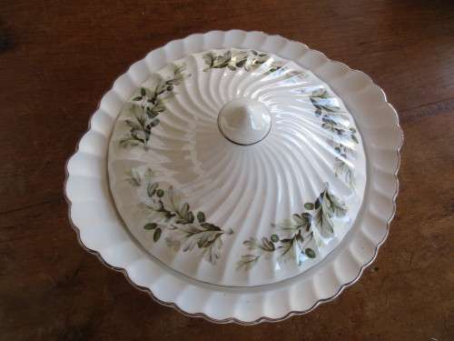 STUNNING JOHNSON BROS DINNER SERVICE FOR 6 SNOWHITE REGENCY  PATTERN