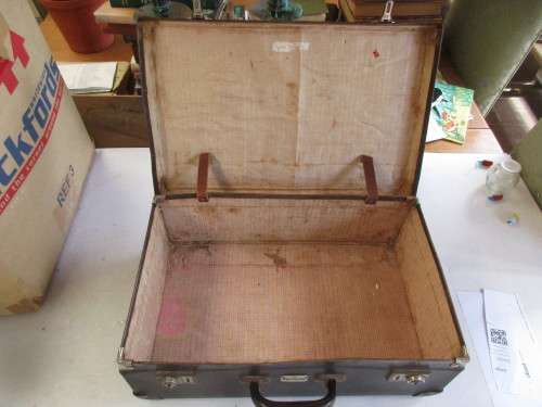 LOVELY OLD SMALL BROWN SUITCASE VULCALITE
