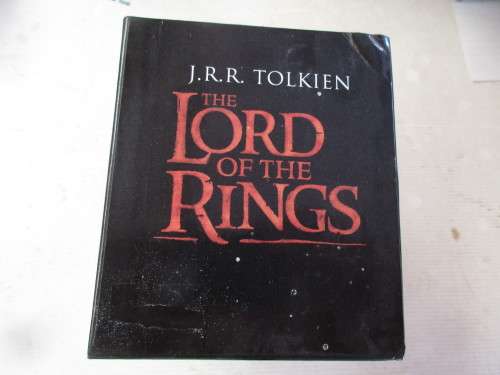 J R TOLKIEN 7 BOOK SET IN SLIP CASE LORD OF THE RINGS 2001