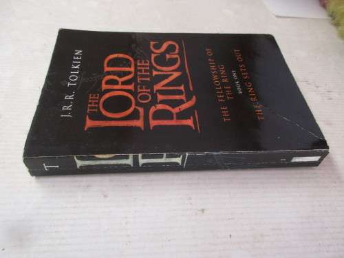 J R TOLKIEN 7 BOOK SET IN SLIP CASE LORD OF THE RINGS 2001