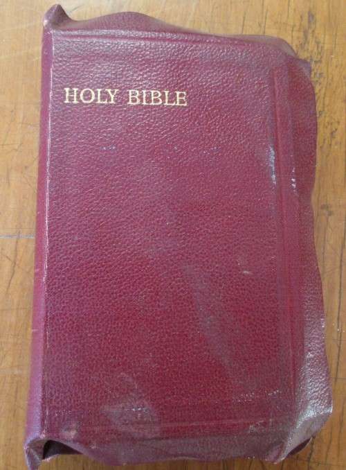 THE HOLY BIBLE CONTAINING THE OLD AND NEW TESTAMENTS KING JAMES VERSION