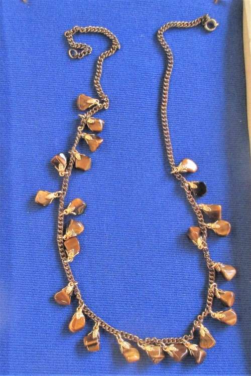 BEAUTIFUL TIGERS EYE NECKLACE
