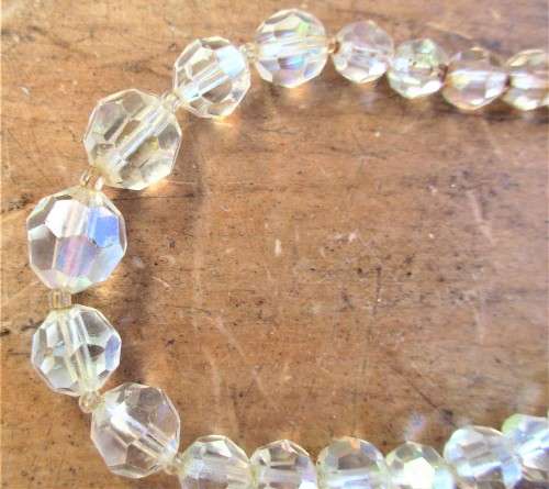 BEAUTIFUL CRYSTAL NECKLACE LENGTH WHEN CLOSED 320 MM