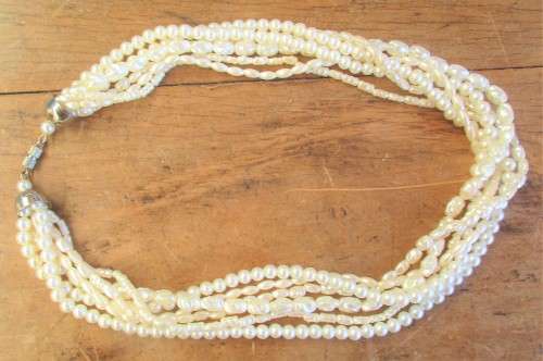 FAUX SEED PEARL  STRING OF BEADS LENGTH WHEN CLOSED 233 MM