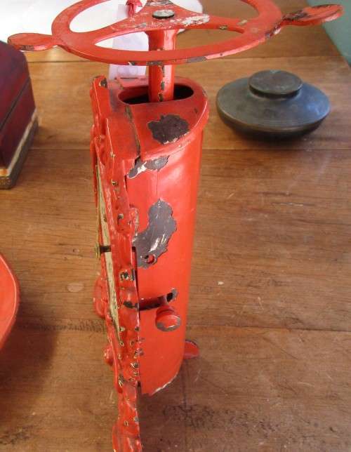 VICTORIAN SALTER SCALE TO WEIGH 20 POUNDS CAST IRON C 1880`S NUMBER 49
