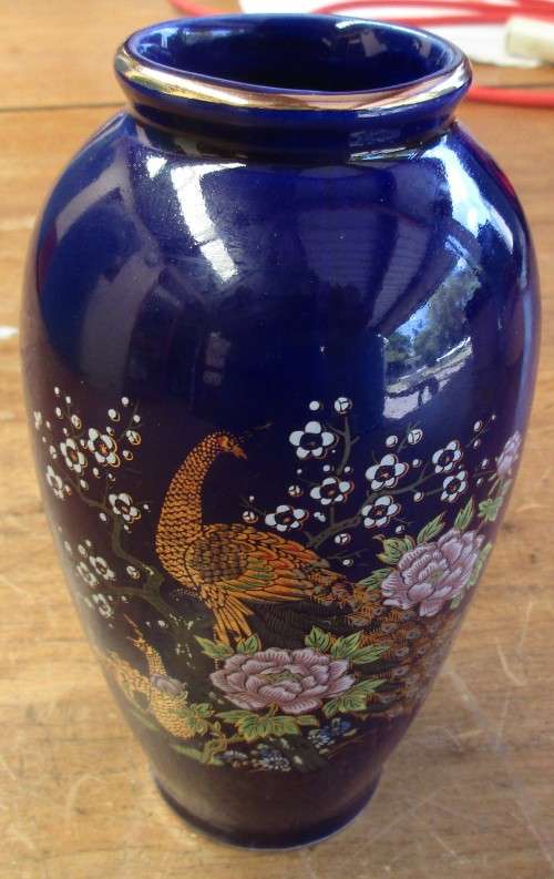 BEAUTIFUL COBALT BLUE  AND GILT PHEASANT VASE JAPANESE BIJUTSU TOKI C1970