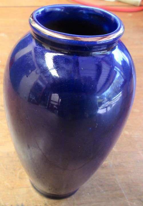 BEAUTIFUL COBALT BLUE  AND GILT PHEASANT VASE JAPANESE BIJUTSU TOKI C1970