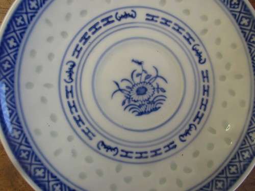 6  ZHINGGUO JINGDEZHEN CUPS AND SAUCERS WITH THE DOUBLE BLUE KANGXI CIRCLE  C1970