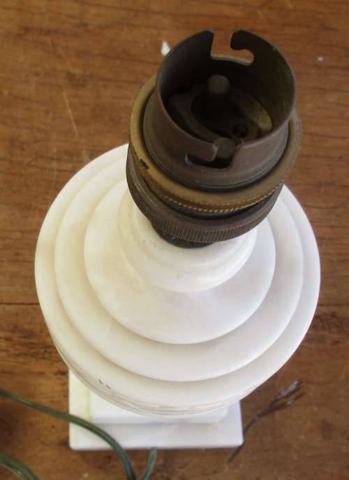 BEAUTIFUL ALABASTER WHITE LAMP