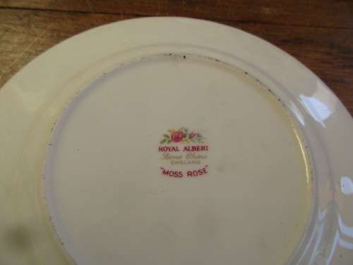 BEAUTIFUL ROYAL ALBERT MOSS ROSE TRIO  CUP SAUCER AND SIDE PLATE
