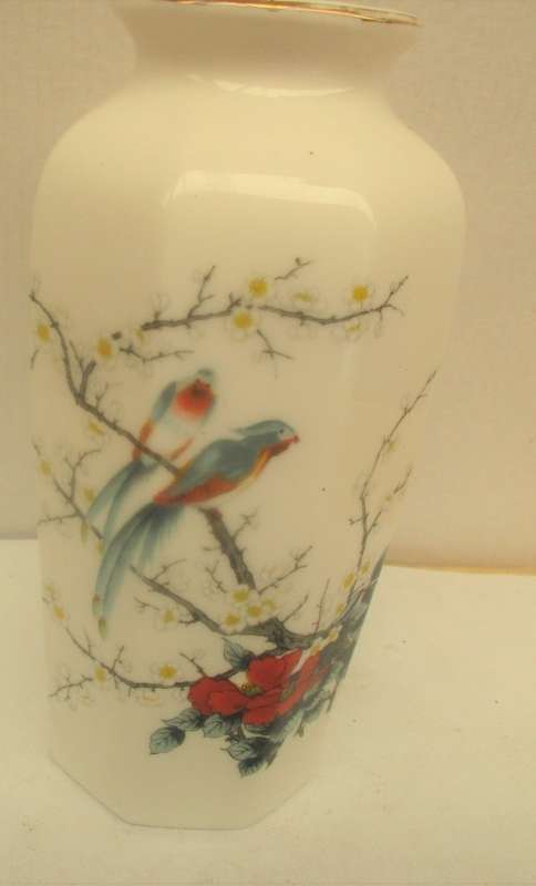 BEAUTIFUL JAY FINE CHINA  JAPANESE VASE C1980`S