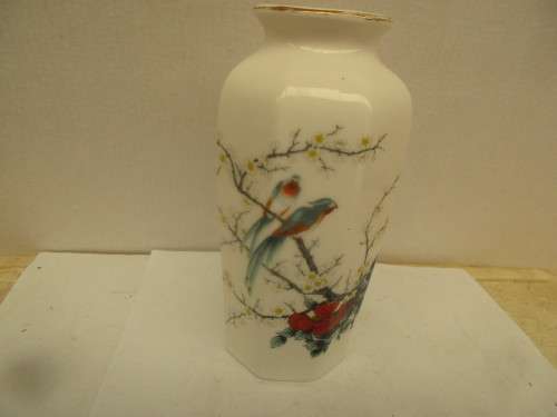 BEAUTIFUL JAY FINE CHINA  JAPANESE VASE C1980`S