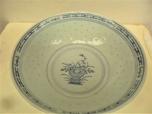 BIG CHINESE ZHONGGUO JUNGDEZHEN BLUE AND WHITE BOWL  C 1980