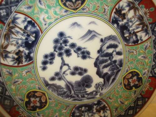 PAIR OF JAPANESE PROBABLY IMARI PLATES