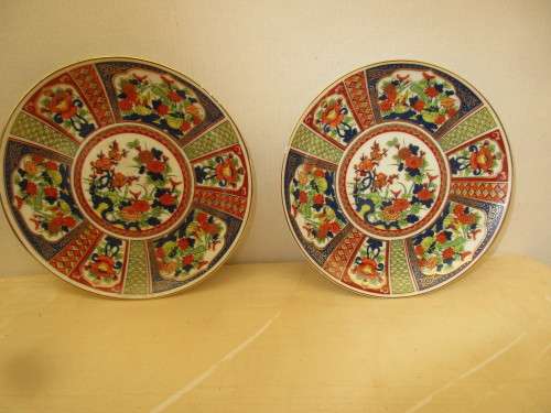 PAIR OF JAPANESE PROBABLY IMARI PLATES